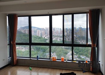 108纱窗一体三轨推拉窗